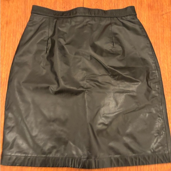 Vintage %100 leather skirt - Picture 2 of 5